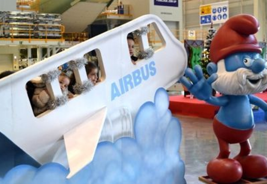Pitufos family day airbus